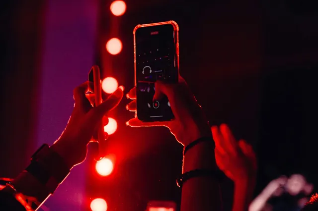 Stars Declare War on Phones in Theatres: Cynthia Erivo and Lesley Manville Lead the Charge