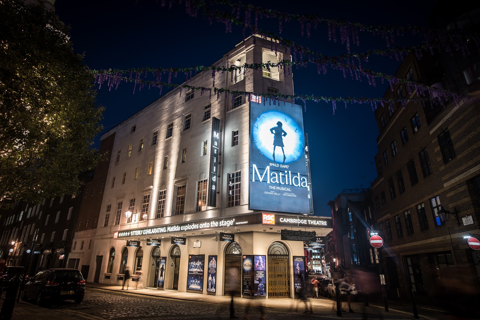 Cambridge Theatre — photo 1