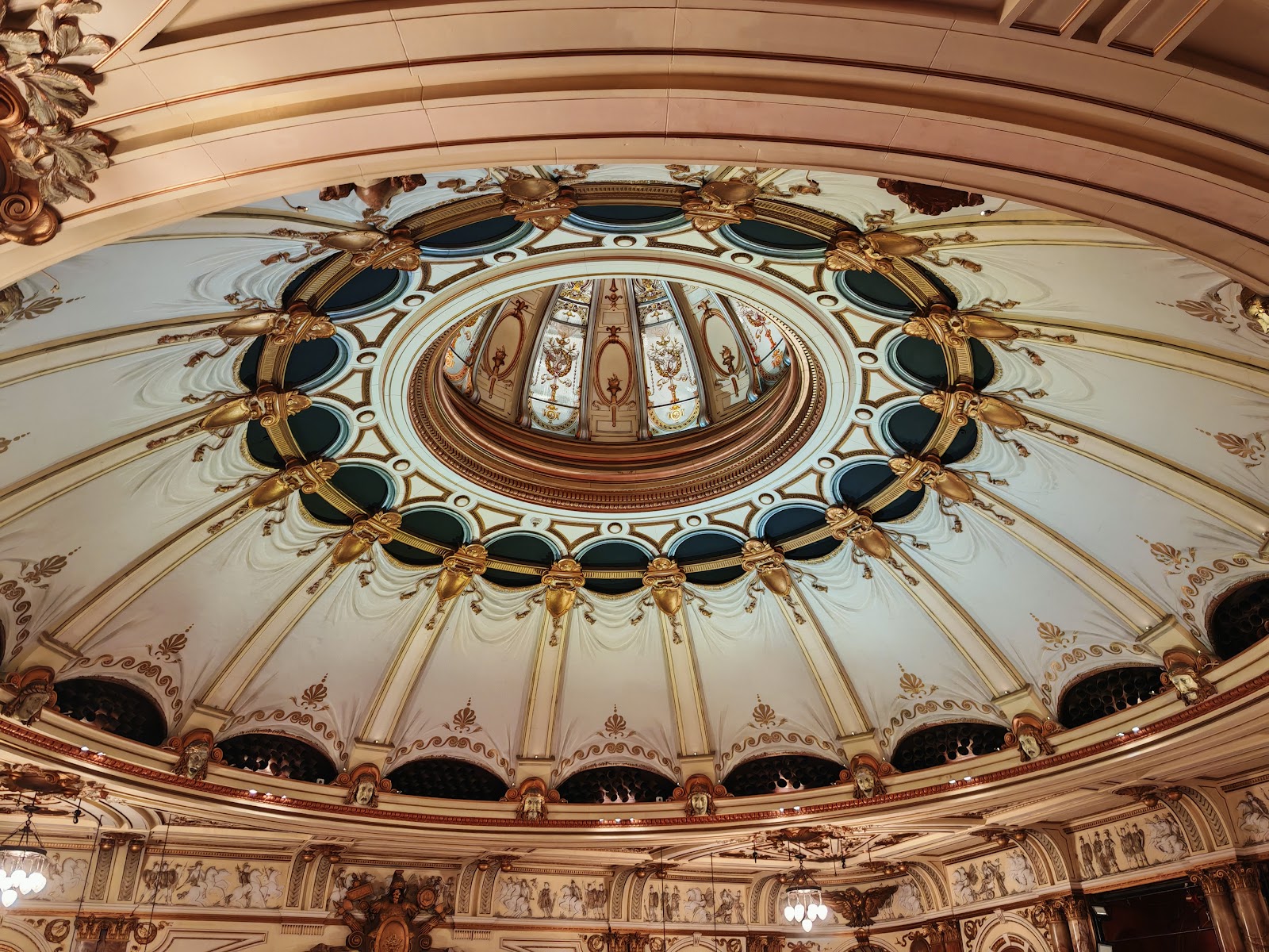 London Coliseum — photo 2