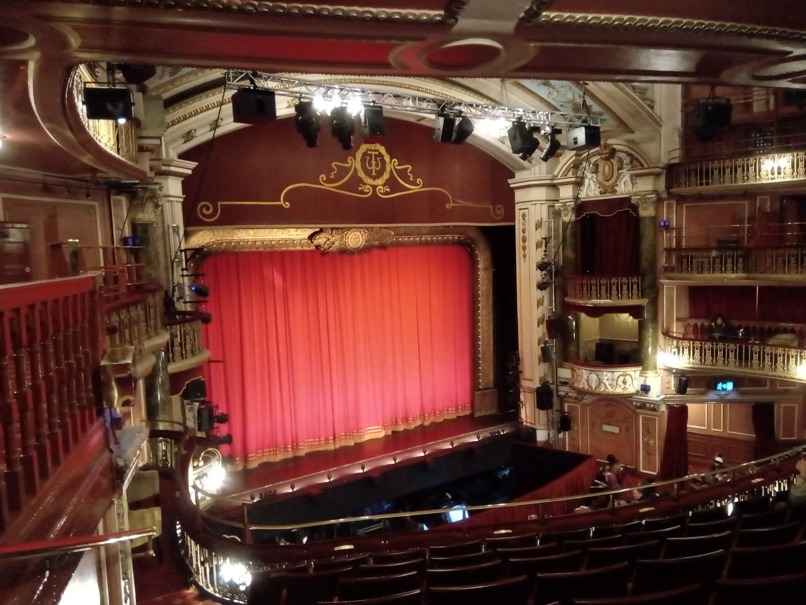 New Wimbledon Theatre, UK Tour — photo 2