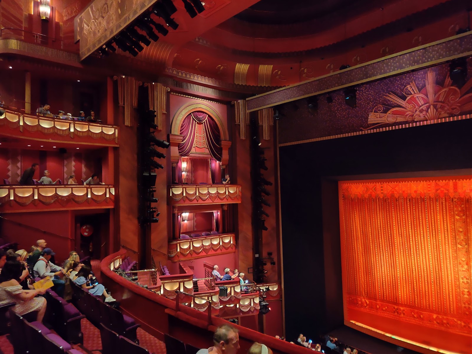 Prince Edward Theatre — photo 2