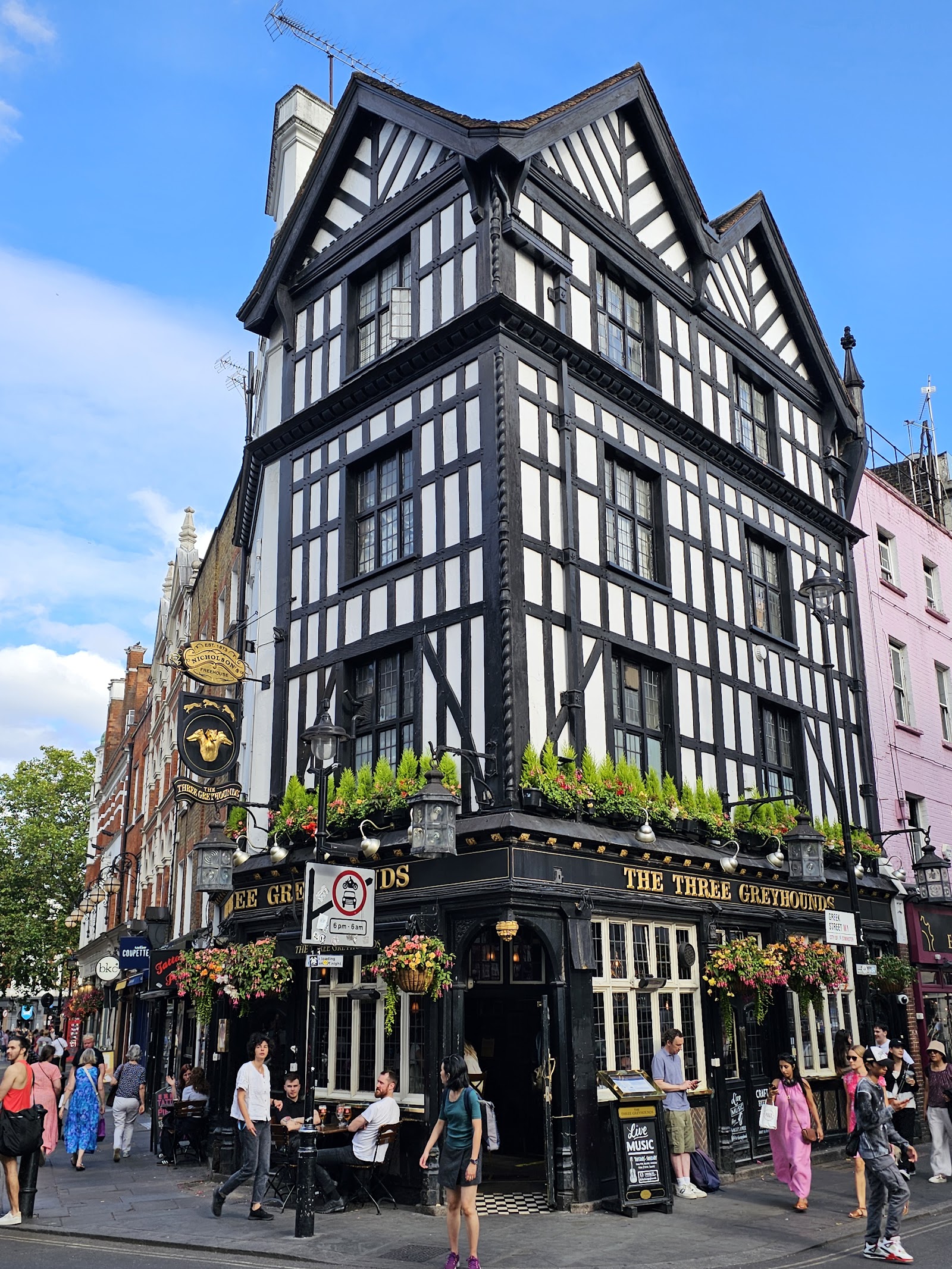 Prince Edward Theatre — photo 4